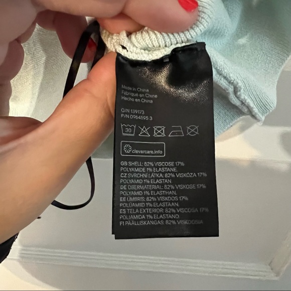 Light Blue Knit H&M Cropped Tank - Picture 5 of 6